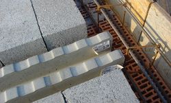 Falisty kształt belek zwiększa przyczepność betonu (fot. GRANORD)
