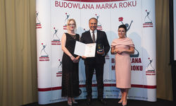Nagrodę odebrał Janusz Komurkiewicz, członek Zarządu (fot. FAKRO)