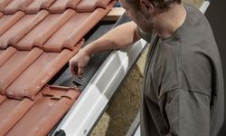 Szybszy i pewniejszy montaż to gwarancja szczelności i trwałości całego okna dachowego (fot. VELUX)