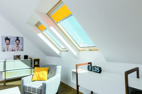 Energooszczędne okna dachowe to dobrej jakości produkt i systemowy montaż (fot. FAKRO)