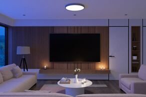 Plafon, żyrandol czy reflektory? Jaki typ lampy sufitowej sprawdzi się najlepiej w niskim wnętrzu?