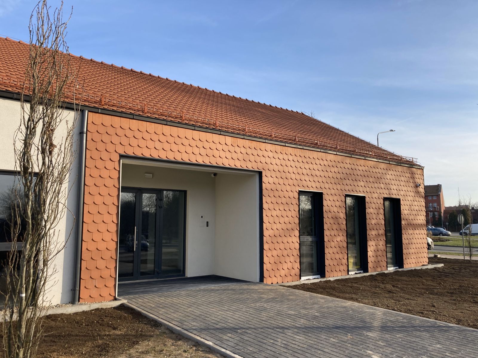 Dachówka Karpiówka w naturalnej czerwieni (fot. WIENERBERGER)