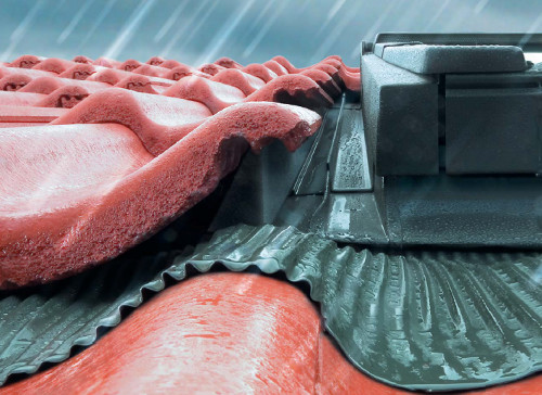 Okno dachowe, kołnierz uszczelniający, fartuch (fot. FAKRO)